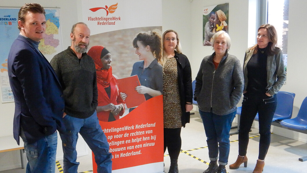 groepsfoto Eize Hoomoedt en René Kriek van GroenLinks Westerwolde en Joyce Scheper, Lies Jellesma en Sasha Badoux van VWN