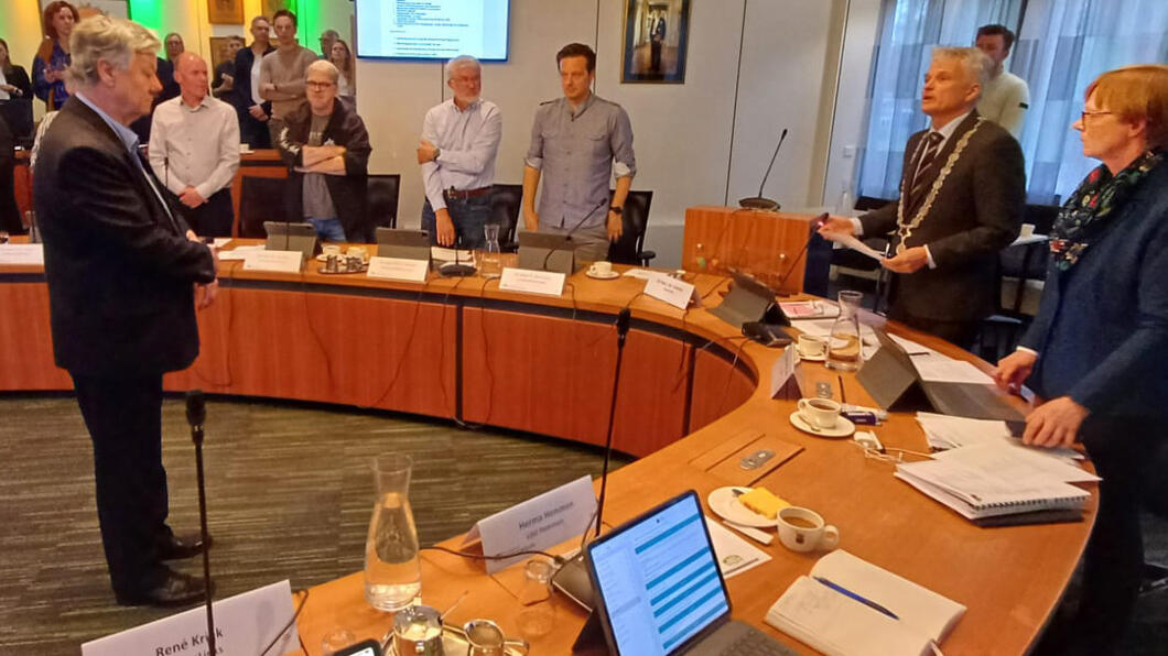 Beëdiging van Rob Gomersbach in de raad