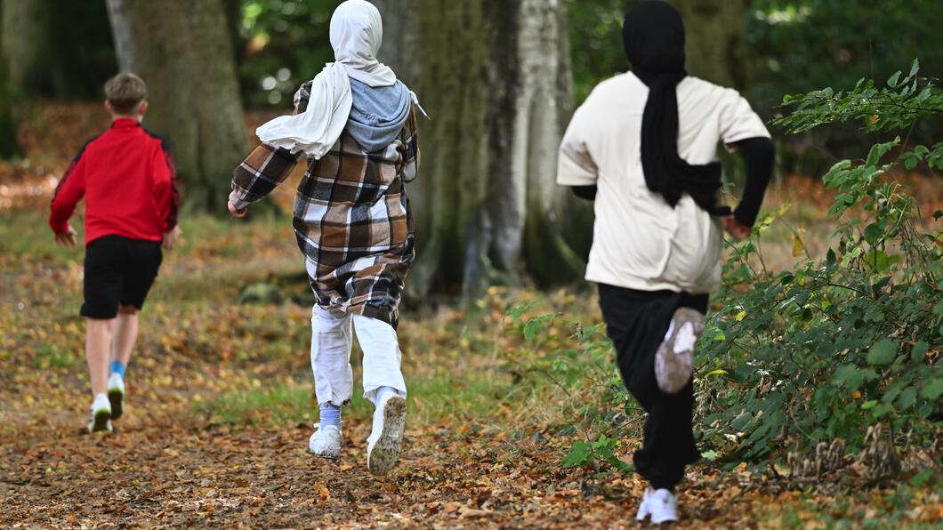 Wegrennende jongeren